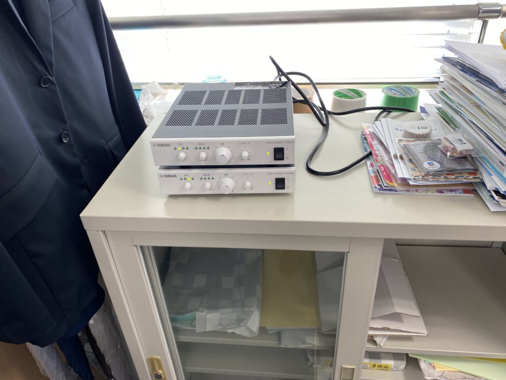 スピーチプライバシーシステムの音量調整用アンプ